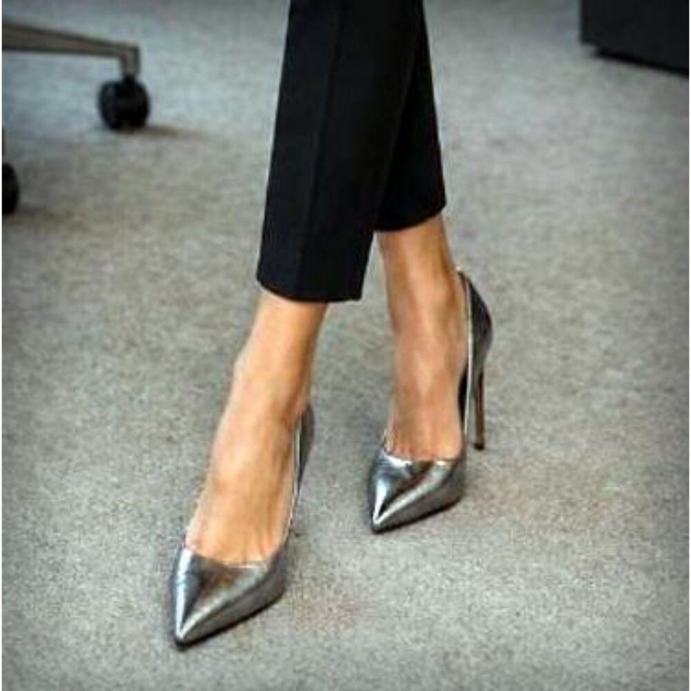 Calvin Klein Heels Metallic Silver Pointed Toe Pumps Women’s 6 Elegant